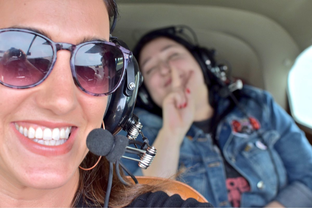 pdx_media's tweet photo. Free flight Friday with @enviadventures was totally worth the drive out to #Troutdale this morning! 🙌🏽 ✈️ Gonna have to holla at my peeps &amp; grab a #flight out to the #ColumbiaGorge in the near future! Thanks guys! #localpdx #freeflight #pdxlocal #traveloregon #travelportland https://t.co/uPV36nEPzs