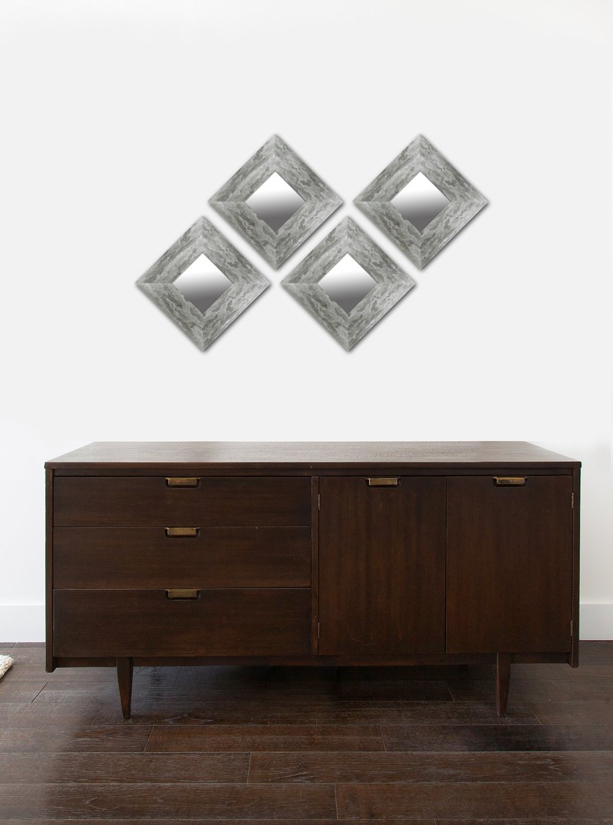 Check out our latest post on the blog about "Decorating Your Home With Mirrors-On A Budget!" 
mirrorize.ca/blog/decoratin…

#mirrorize #custom #interiorinspo #homedecor #toronto #home #house #decor