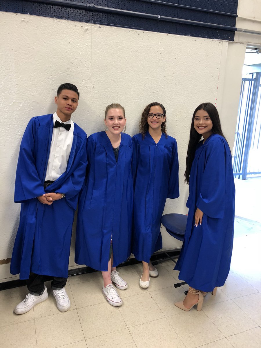 cabalpsychlh's tweet photo. Saying goodbye to some buddies today. Gonna miss these kiddos! @WMSPatriots @LHSchools https://t.co/uAHLXZ3xch