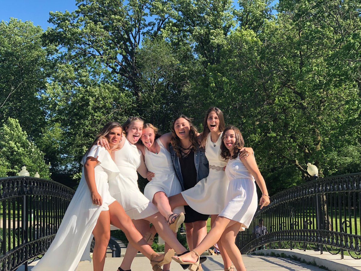 r_black_AMS's tweet photo. Happy national best friend’s day to the people I appreciate the most! Thanks for dealing with my craziness &amp; for all the fun memories💛💛 #BAMSCE #FreeFriday https://t.co/82N5JM1DWd