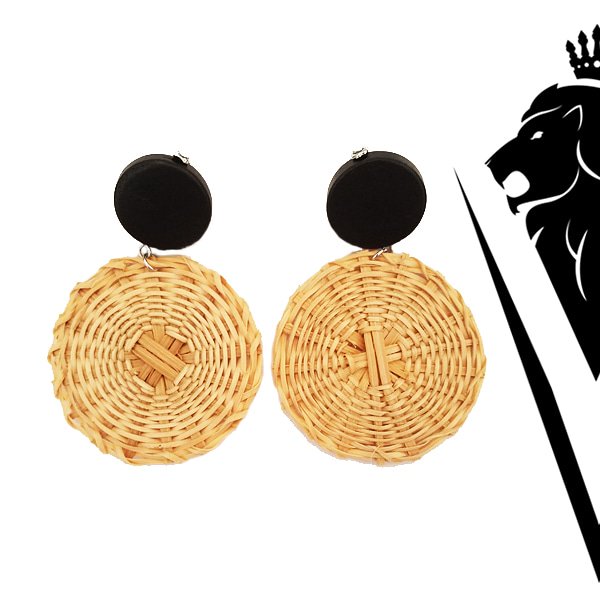 DeVillaDallas's tweet photo. Chic woven straw medallions! Tan straw + black matte wood. Earrings measure 2.5" h.  **DM to BUY** 
#luxe #curated #timeless #DEVILLA #DEVILLADallas #jewelry #shopping #earrings #natural #ocean #vibes #Summer #Spring #summerstyle #trinitygroves #Dallas #bishoparts #DesignDistrict https://t.co/ytANroNQNS