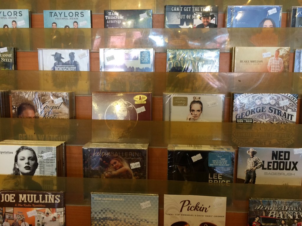 wordsworth0618's tweet photo. Walkin' down Broadway in #Nashville during #CMAFest you gotta stop into the Ernest Tubb Record Shop to check the new releases from the big artists. So... we got Taylor, Chris, George, Danielle... Yep, all the stars are out! 👍😎@DBradbery #IDBWM https://t.co/d2A6PT9zTC
