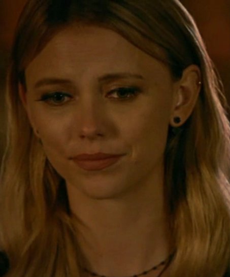 OriginalsDaily1's tweet photo. RT if you love Riley Voelkel as Freya Mikaelson  🖤 https://t.co/wuZHbQC7RD