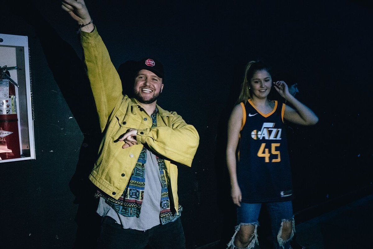 TeamVisionary's tweet image. Fun and happiness with @QuinnXCII and @chelseacutler. #NationalBestFriendsDay 

📷: @shwhy_