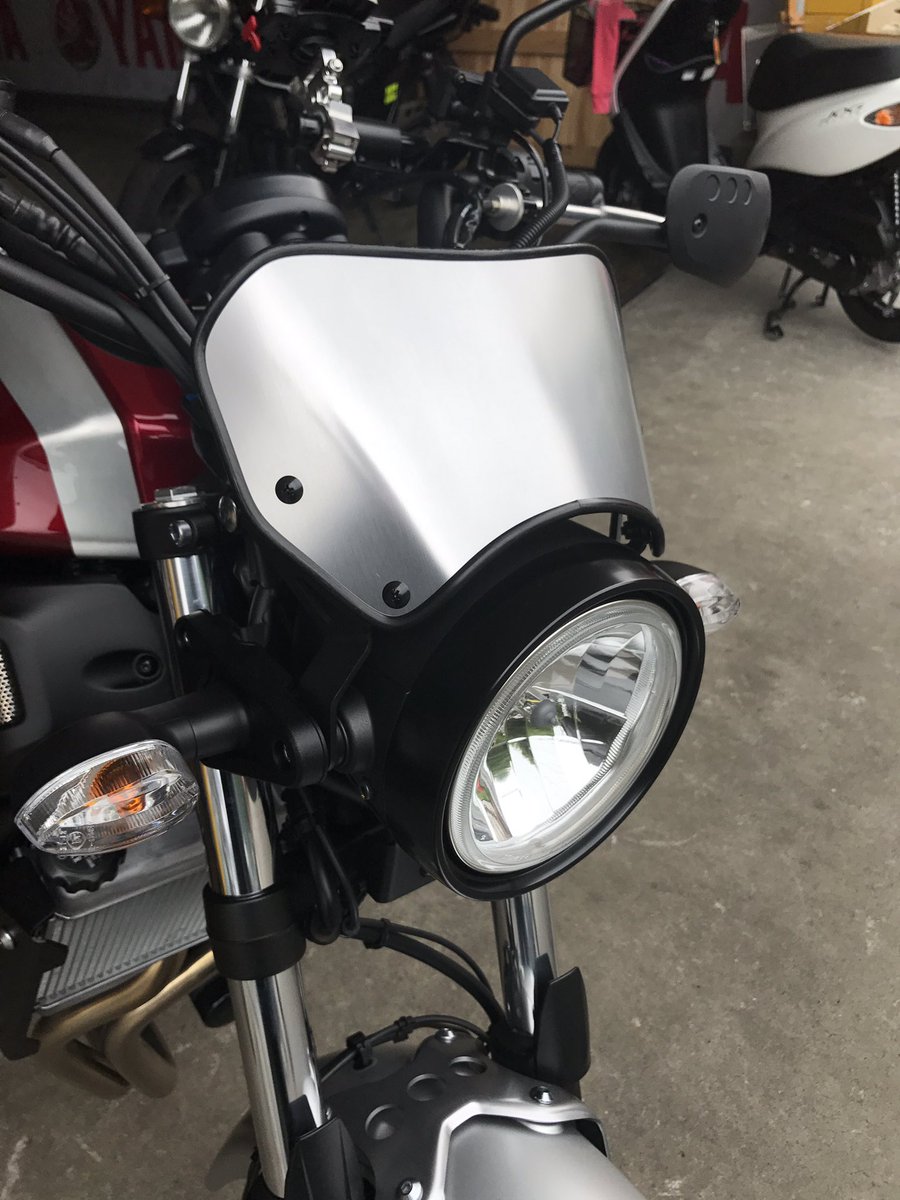 T_Ok11's tweet photo. 今日無事納車されました！
XSR700です！
バイク屋さんからの帰り
1芋 1N芋 1坂芋(渋滞)やらかしましたが私は元気です(;´д｀)

いつかこいつで旅がしたい_(:3」z)_
#YAMAHAが美しい https://t.co/alZVHTpFoG