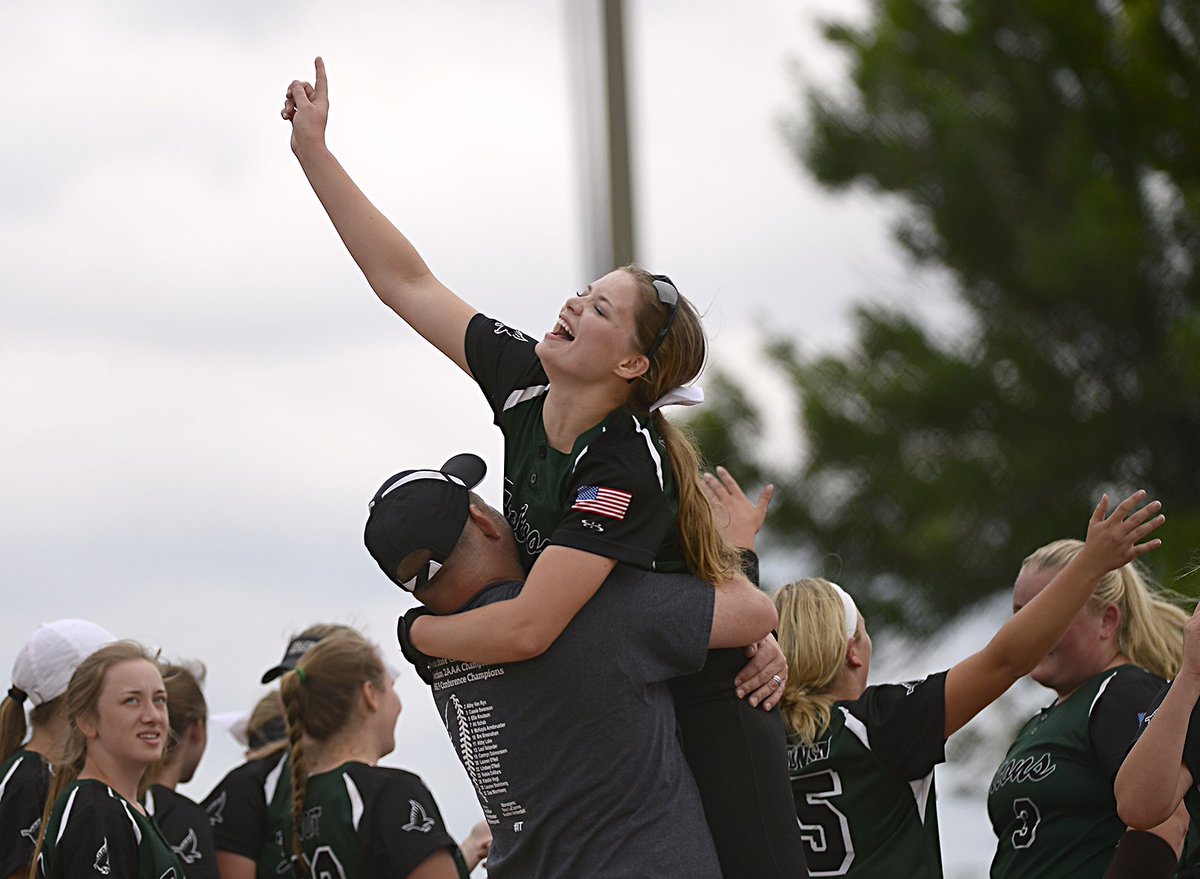BreakdownUSA's tweet photo. Congratulations to Faribault for claiming the #MSHSL Class 3A state softball championship, shutting out North Branch, 2-0 behind a big tourney from ace McKayla Armbruster! @FboFastpitch @Macattack9999 https://t.co/sgMU0AxDIu