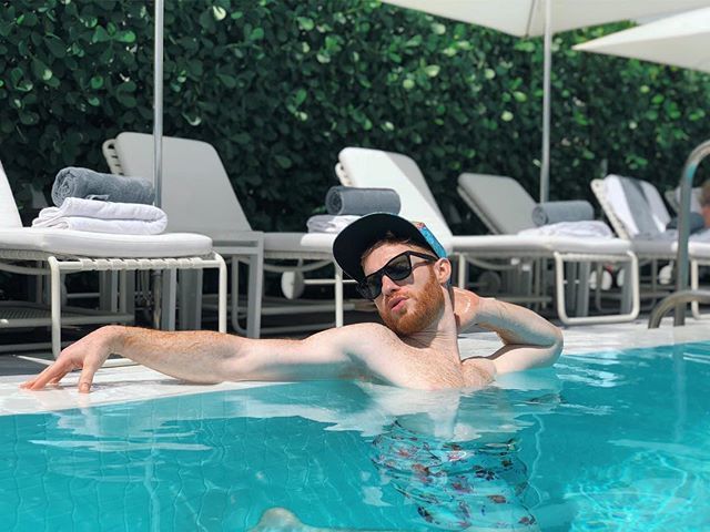 willhutcheson's tweet photo. Feeling my Friday like...
😎💦
#flashbackfriday #miaME #spf100
😎
💦
😎
💦
😎
💦
#gingerbeard #pool #miami #instamiamibeach #southbeachlife #gingerpool #comometropolitan #enclave #poolside #feelyouroats #feelingmyself #stresssfree #bluewater #gingermuscl… https://t.co/LAy2ZNK0xW https://t.co/H1lMQ82ZPo