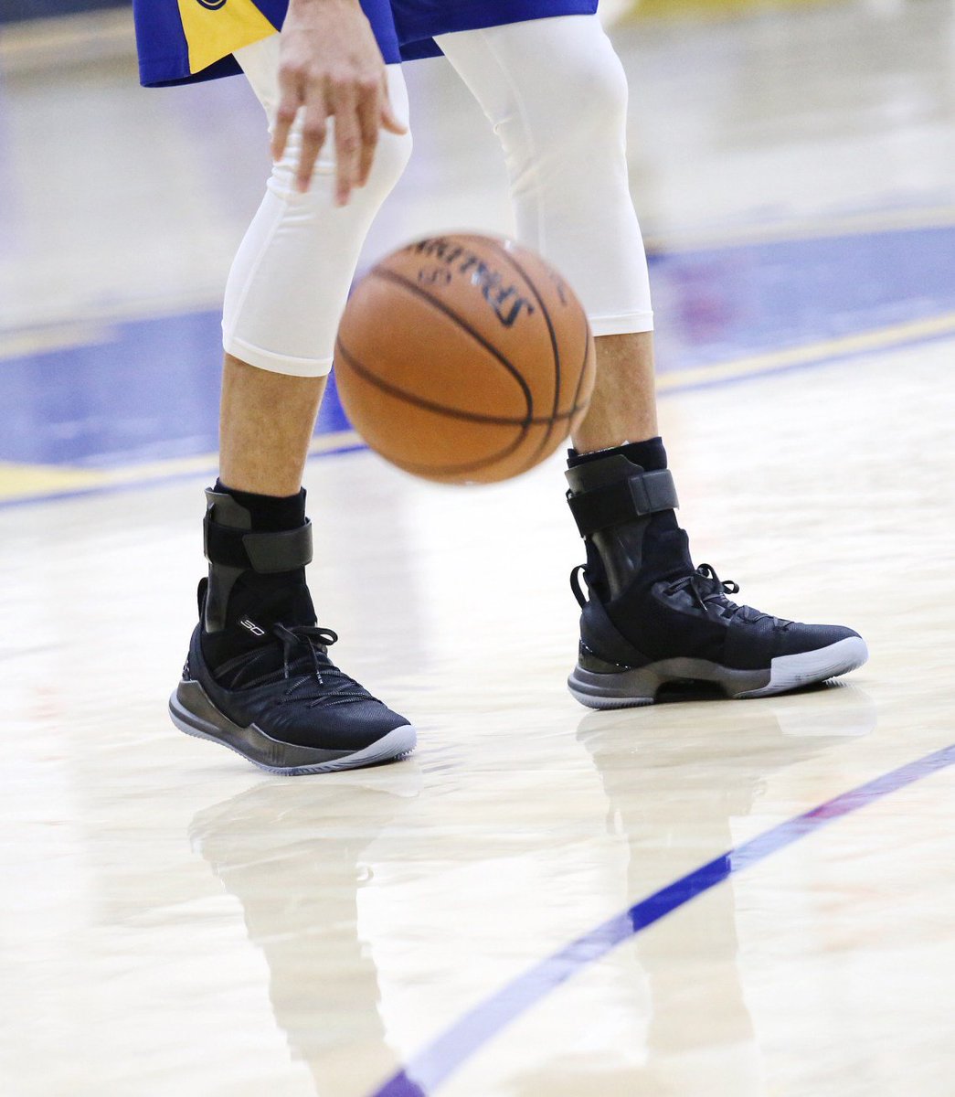 curry 5 on feet