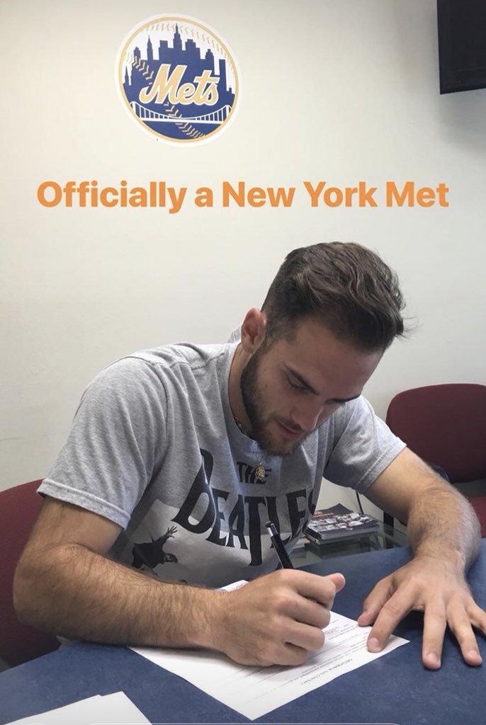 Congrats @STU_Baseball ‘s @Mompierre003 on officially signing his first ever professional contract with the @Mets !!! #BleedSTUBlue #ProBobcats ⚾️⚾️⚾️⚾️