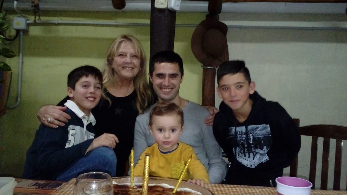 MaxiLevo's tweet photo. Gracias por acompañarne siempre!.. Los Quiero con todo mi corazon! https://t.co/7iOuIjMEaD