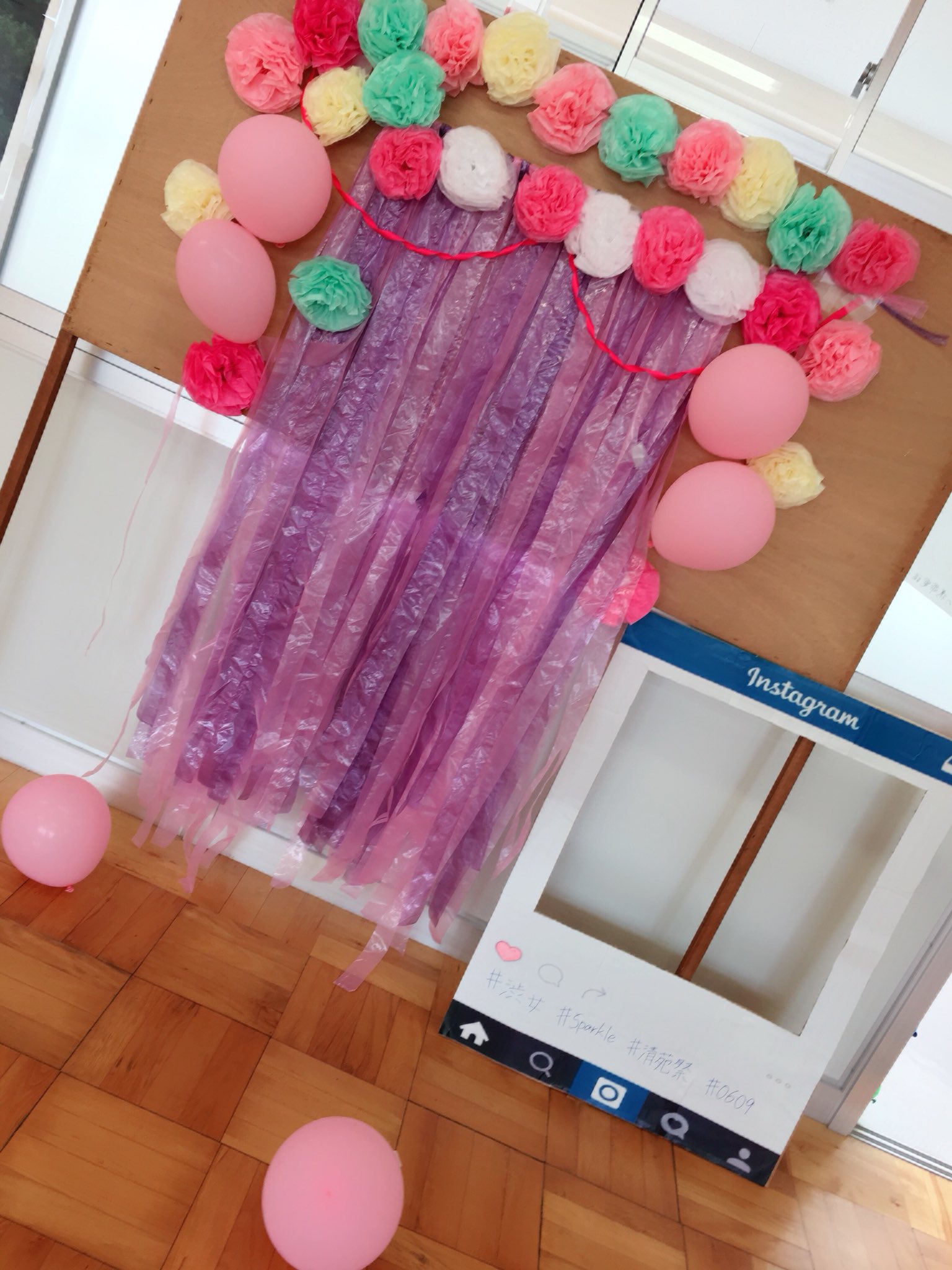 H30清苑祭 本校舎2階 3年生のクラス展示と一緒に写真部と実行委員で作ったフォトスポットがあります インスタ映え間違いなし この教室だけ撮影okです 良かったら 清苑祭 をつけて Twitterやinstagramで拡散してください H30清苑祭 本校舎2階 3年生のクラス展示と一緒に写真部と実行委員で作ったフォトスポットがあります インスタ映え間違いなし この教室だけ撮影okです 良かったら 清苑祭 をつけて Twitterやinstagramで拡散してください