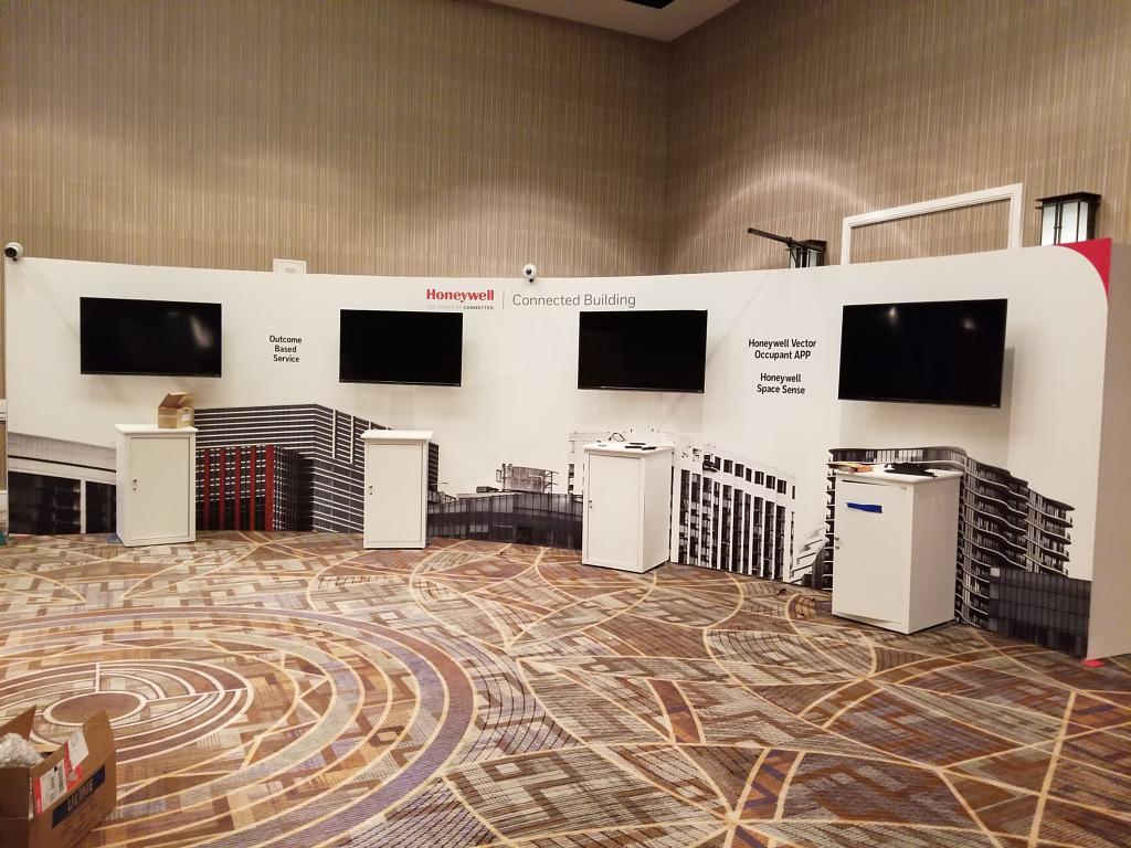 janmcb50's tweet photo. We have been busy setting up the Connected Building Center ready for HUG 2018 to start in 2 days #HUGBUILD #IWork4HON https://t.co/rP7nvyz3xS