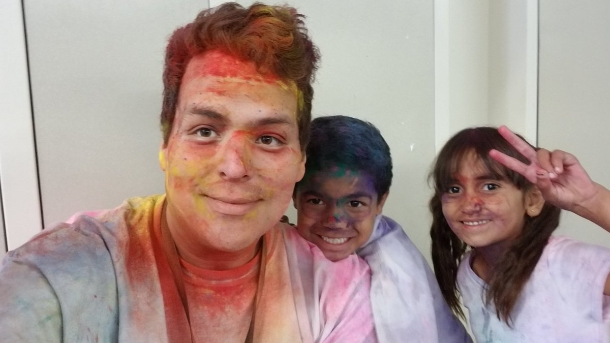KemptonESS's tweet image. 2018 Kempton ESS Color Run was so much fun! Thanks to all the parents who came to support and of course @AprilJntsmom for coming and enjoying it with us! #ESSROCKS #KEMPTONESS
