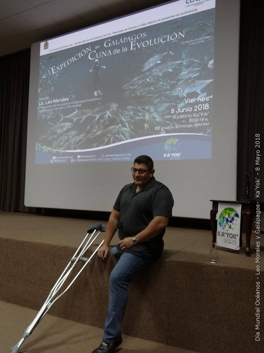 PlanetarioCun's tweet photo. En el #DiaMundialDeLosOceanos con @LeoMoralesBuzo y su conferencia sobre su experiencia en el documental Galápagos, Cuna de la Evolución de la Vida.
#8Jun en #KaYok @PlanetarioCun https://t.co/zfM3mEms1J