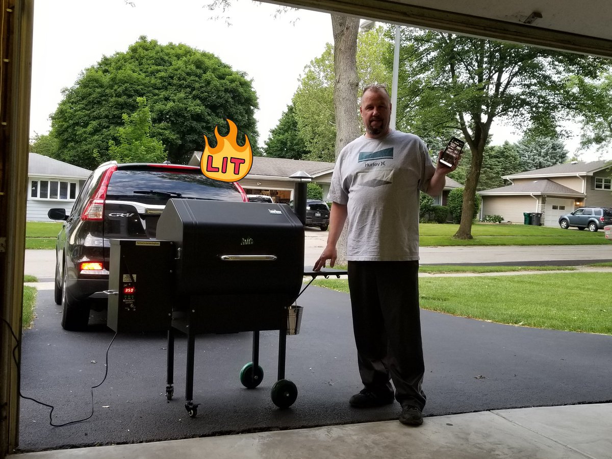 rebby65's tweet photo. #greenmountaingrills Dave's new toy! https://t.co/qhZP4kwaSL