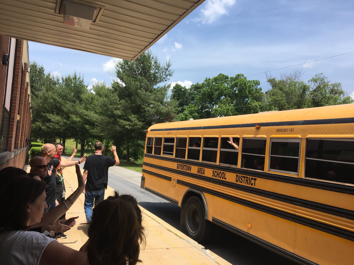 PineForgeElem's tweet photo. Here’s to another great year in the books. Have a great summer #PFTHINKers ! https://t.co/ayKuopk1YQ