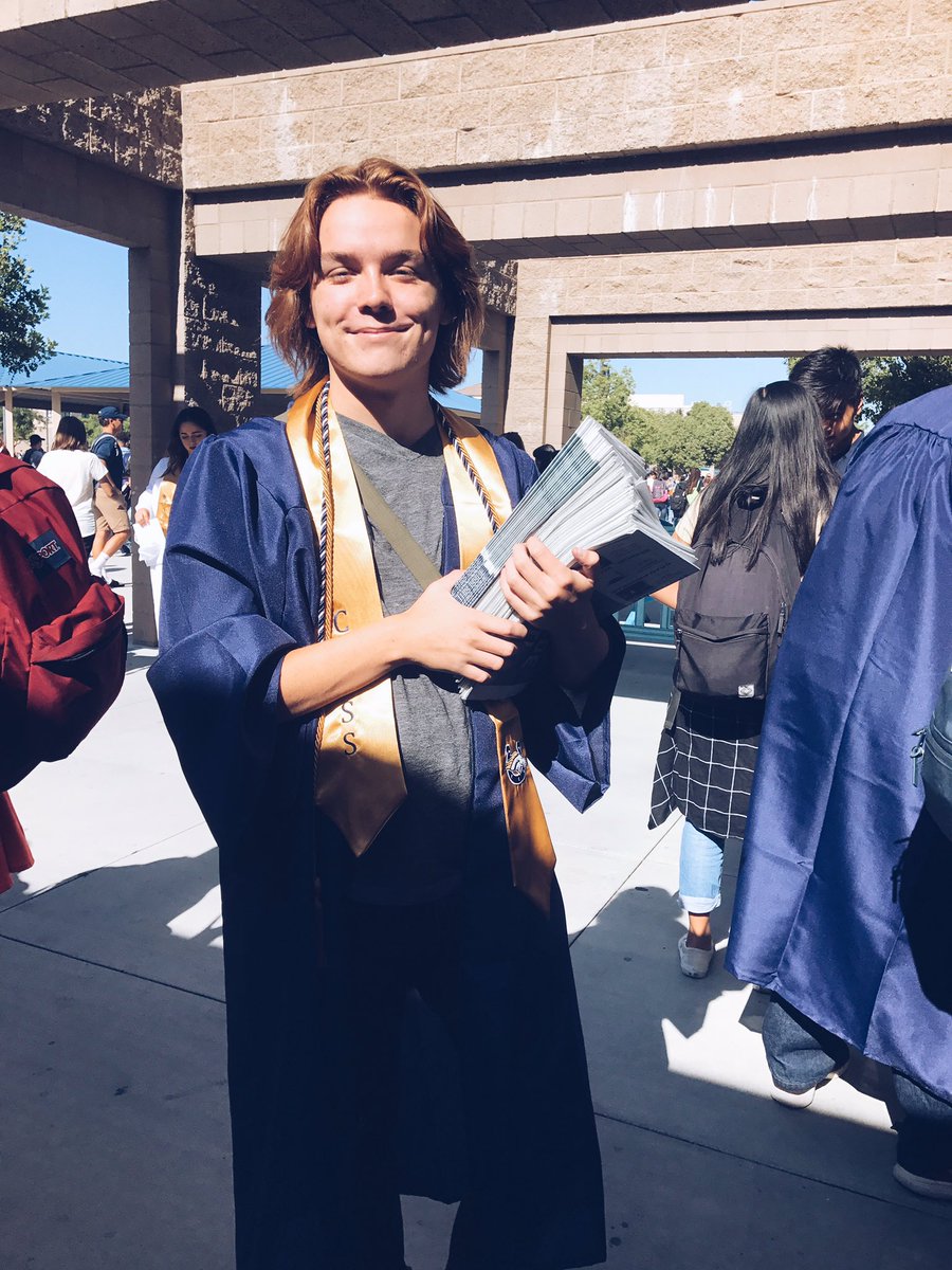 VMHSNewspaper's tweet photo. THE 2018 GRAD ISSUE IS OFFICALLY OUT! Don't forget to grab yours at graduation, and congratulations to the class of 2018! 📰 https://t.co/SDUesReVYX