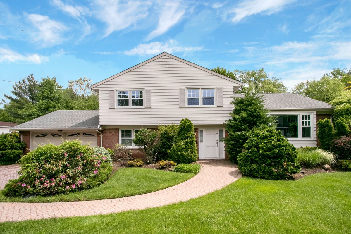 JeriGreen23's tweet photo. #openhouses Saturday 1pm-3pm 15 Egan Place #englewoodcliffsnj Sunday 12pm-3pm 20 O'Connors Lane #oldtappannj 87 Northwood Avenue #demarestnj 1pm-4pm & 11 Farview Avenue #tenaflynj 1pm-4pm #luxuryproperties #RealEstate #forsale #ppsir https://t.co/I3DqOU6IJj