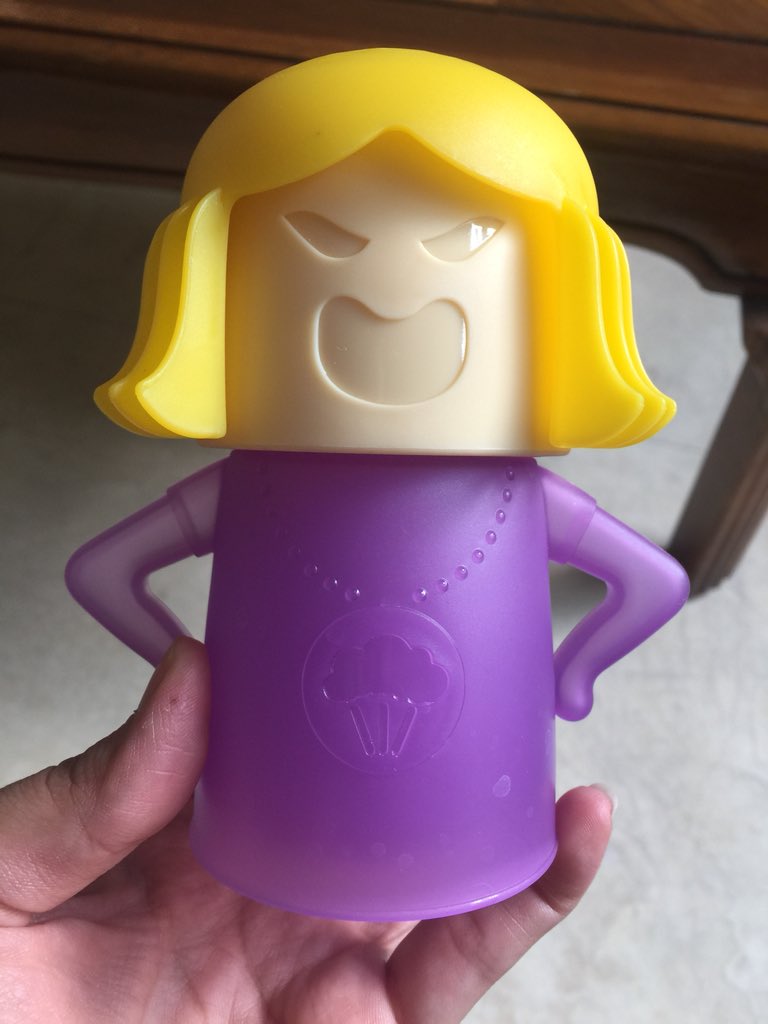 dianasaade's tweet photo. @maire_wink comprar una Angry Mama para limpiar el microondas es uno de mis grandes #placeresdeseñora https://t.co/UtT4PuhWvE