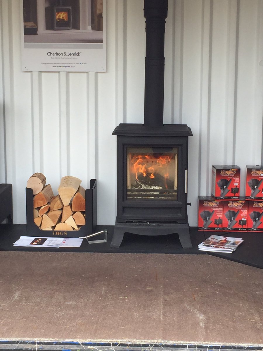 JasJackson_CJ's tweet photo. @bathandwestshow with the great guys of @Mendipfireplace had a great time,
sorry uploading took me a while https://t.co/C1OmHgeCAz