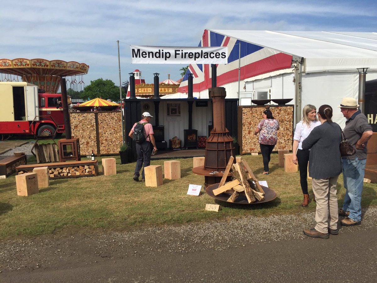 JasJackson_CJ's tweet photo. @bathandwestshow with the great guys of @Mendipfireplace had a great time,
sorry uploading took me a while https://t.co/C1OmHgeCAz