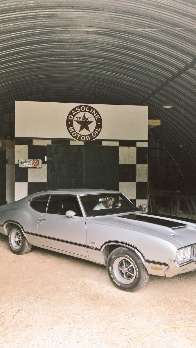 donaldamero's tweet photo. So this beauty (1970 Oldsmobile Cutlass) will be featured in my next music video. #LiveWhileImAlive https://t.co/SnsGlMtOss