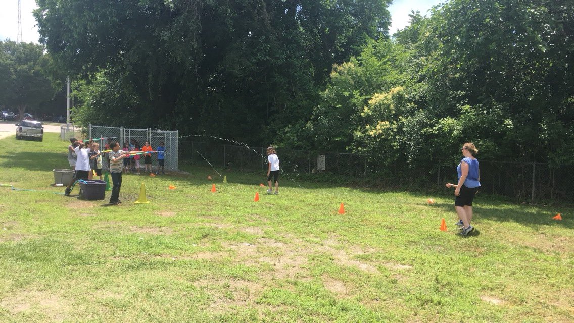 AlbertsonClass's tweet photo. Field Day was #Amazing! #Fieldday #LastDayOfSchool @HunterPrincipal @wcpssmagnets https://t.co/XPuDUpZnpw