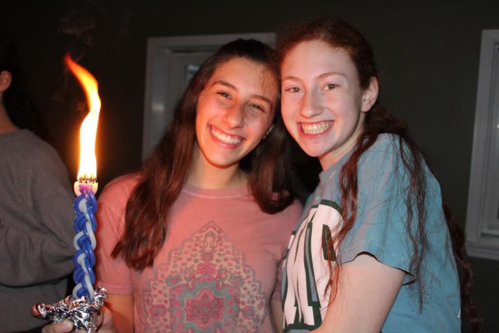 BBYOInsider's tweet photo. #ShabbatShalom, BBYO! As we welcome in the first Shabbat of #BBYOsummer2018, check out these photos from @GMRNsiah showing how Great Midwest Region celebrates! Remember to keep on DM'ing us your Shabbat celebration photos, and you could see your pics featured on our page! https://t.co/zNYRS7ErZF