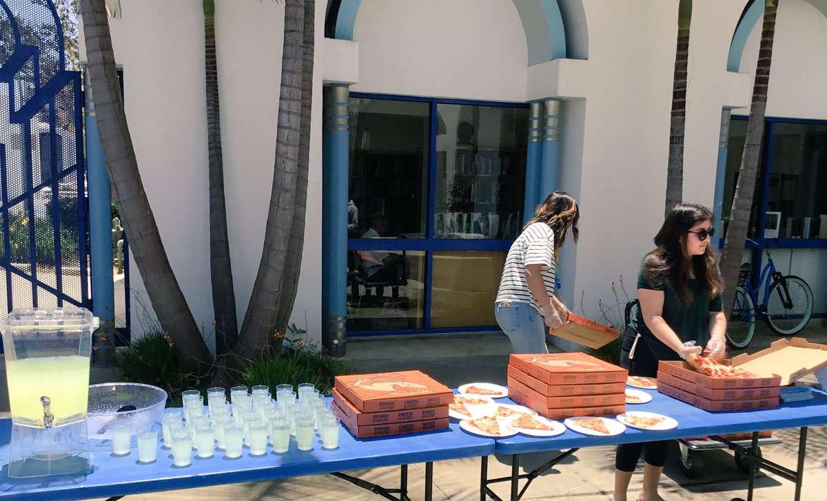 chavarriafc's tweet photo. Big thanks to Marie Town @ Oside Public Library for providing food, activities, crafts, &amp; of course BOOKS for Laurel students, kicking off Summer Reading Program! https://t.co/dMcfBqphga