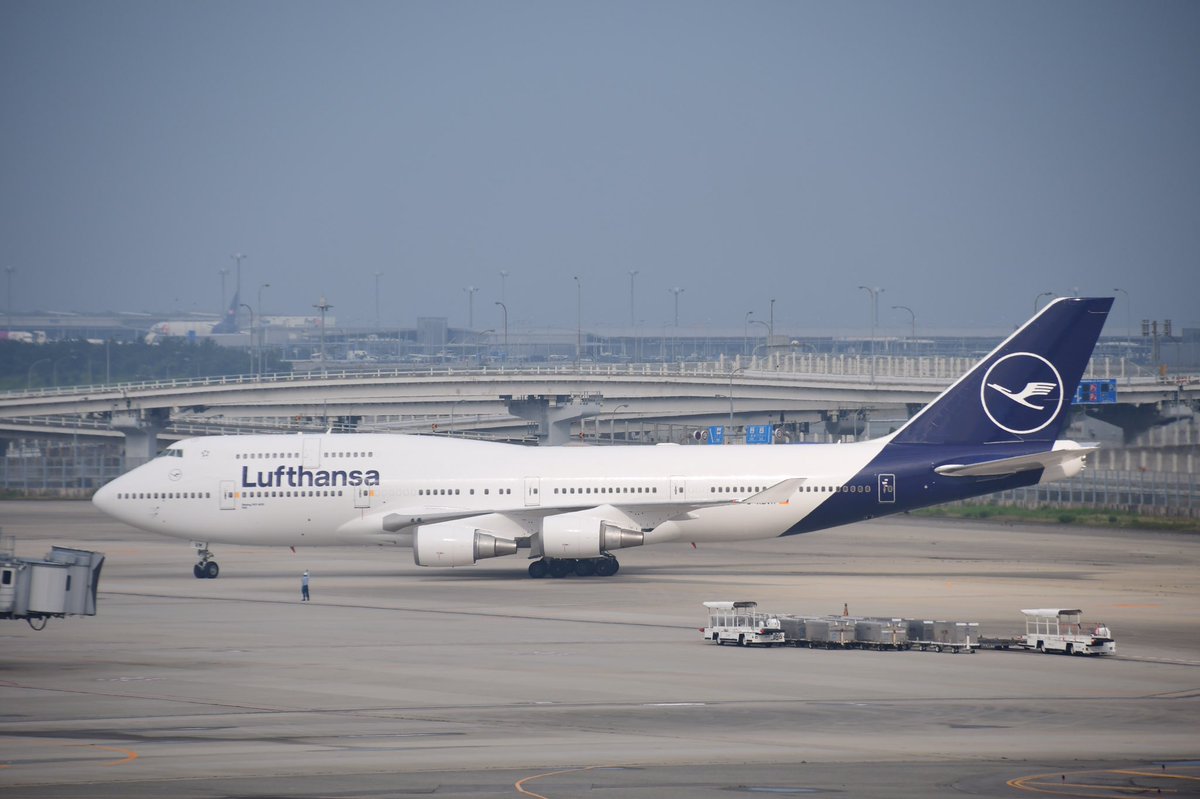 skyview_KIX's tweet photo. 【ルフトハンザ新塗装機飛来✈︎】
おはようございます☀
久しぶりの飛行機ネタのポストです♫
・
先日から話題となっていた?#ルフトハンザ の新塗装機がついに#kix に来てくれました✈︎
・
今日は梅雨の中休みのようです。是非週末も#関空展望ホール にお越しくださいませ!
・
#lufthansa #dabvm https://t.co/U6qtKnw7F1