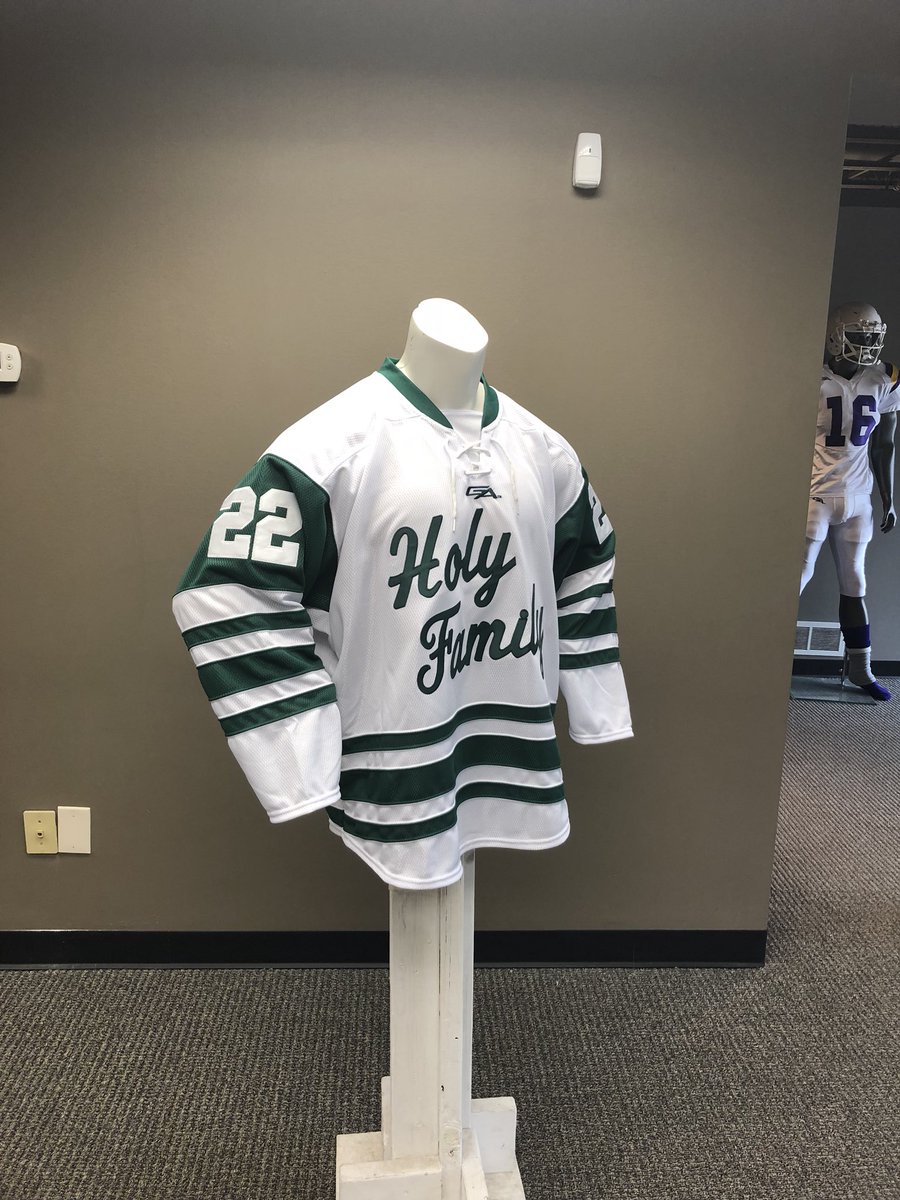 HFgirlshockey's tweet photo. Not quite done, but a sneak peek at the new sweaters for the program. #oldschool #gonnabespecial #stepbystep @GeminiAthletic 🔥🔥🏒🏒🇺🇸🇺🇸 https://t.co/RZClcA5G9h