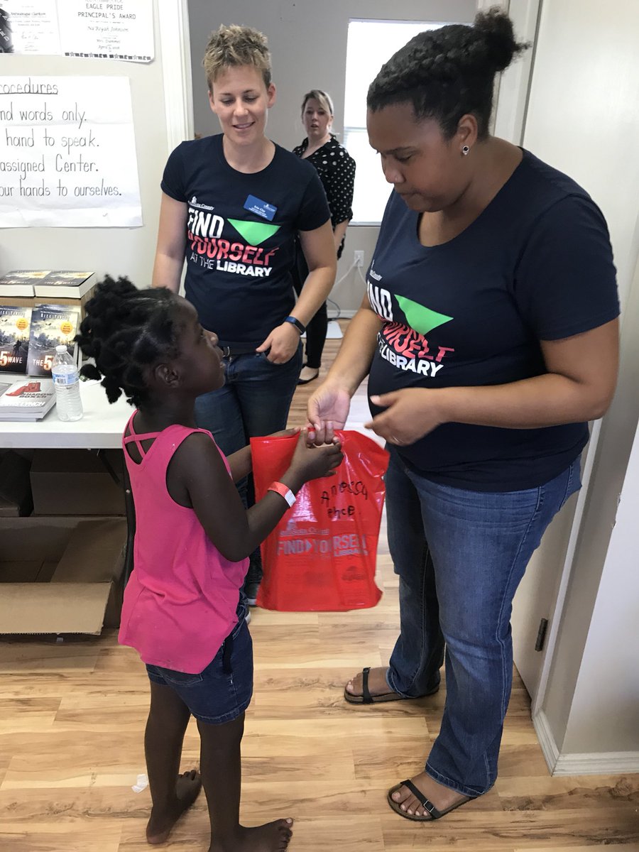 KRussellSRQ's tweet photo. @HousingSarasota &amp; community partners working together to build #BookRichEnvironment 4 families in public housing. What a great way to invest in families &amp; kick off summer!  TY @EducationFdn @HousingSarasota @HUDgov @scgovLibrary @nationalbook #GLreading https://t.co/6V0B8Sd1sR