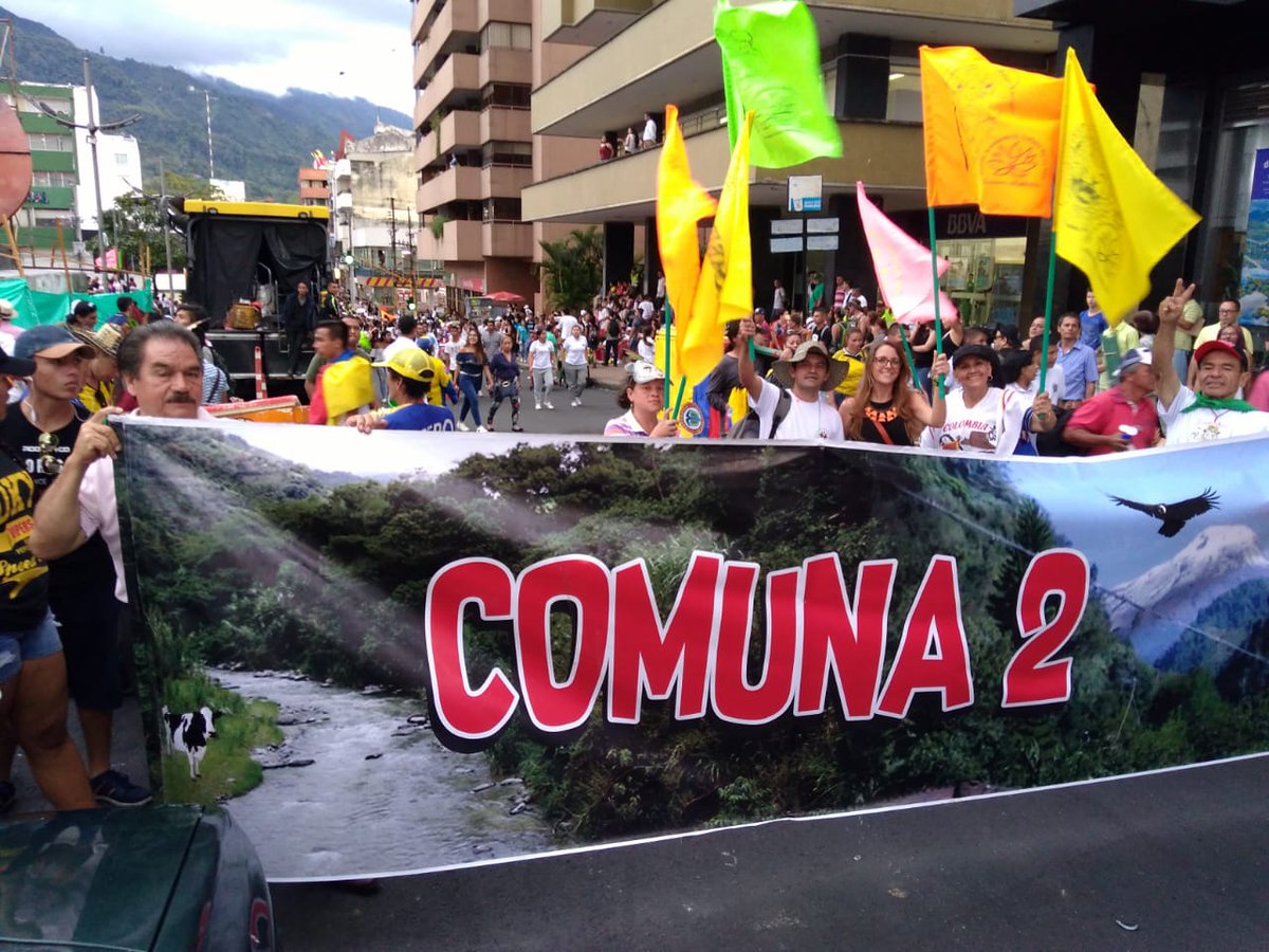 jegupaz's tweet photo. Disfrutando de la #MarchaCarnaval #CarnavalAmbiental con @EmiliaMarzullo2 y líderes de la comuna 2 en #Ibagué #weloveibague @FormacionPaz  @surmaule @FondoChile https://t.co/IEzf1hFoqy