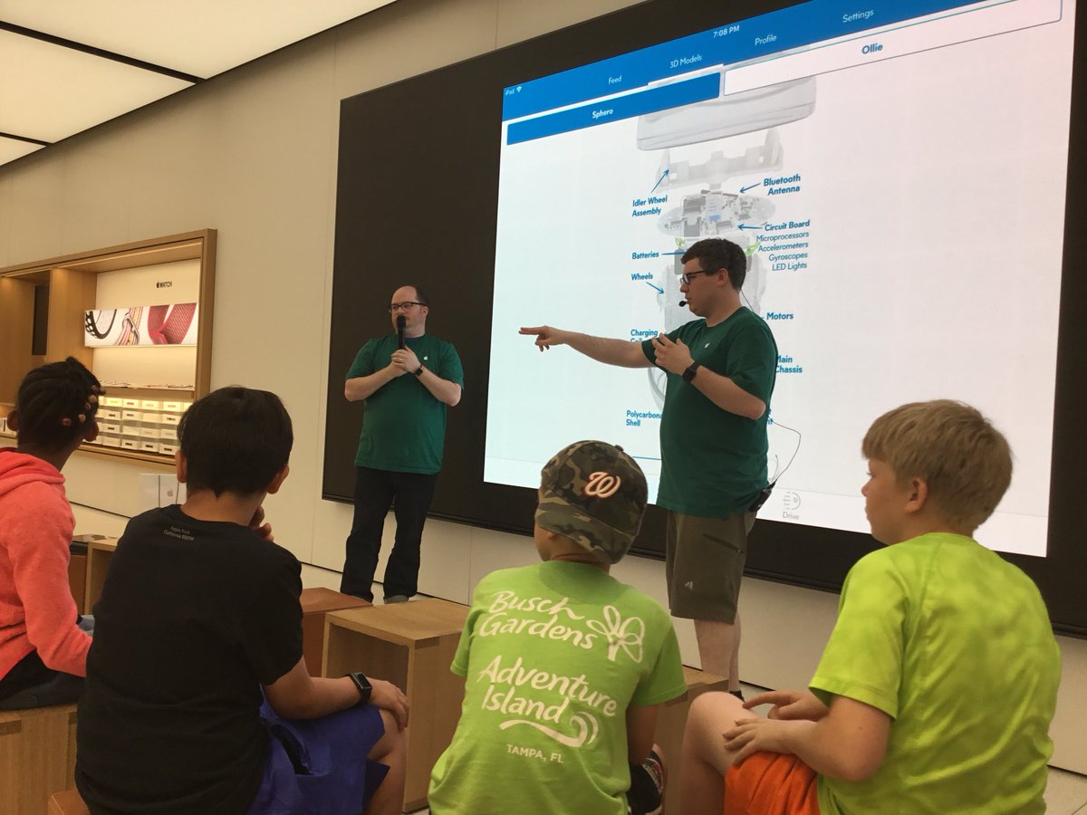 SlavinTeach's tweet image. We’re getting ready to code at the @Apple Store at @FashionCtrPC! @AppleEDU #CUBEProgram @APS_STEM @APSMath