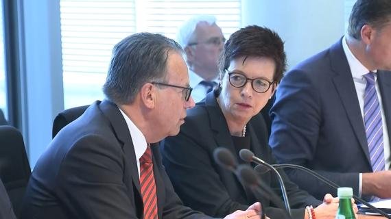 StanM3's tweet photo. Federal Office for Migration and Refugees scandal happened in all of Germany and the Chancellor was apparently informed. If this is not grounds for impeachement then what is?
https://t.co/FUe4MKEJvm https://t.co/LVXB4cNYwg