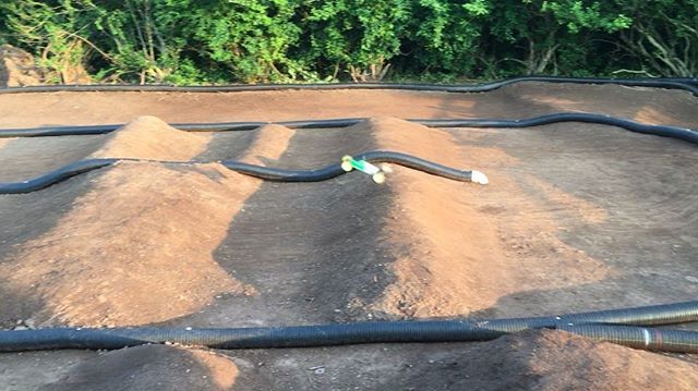 Ripitupfilms's tweet photo. Been working hard on the Ripitupfilms Raceway for the last couple weeks, pumped to be about 90% finished! @teamassociatedrc @prolineracing @teamtrinityrc @schelleracing @stickykicksrc #B6D #teamassociated #B6 https://t.co/FsRF9vcVP2 https://t.co/UoMxh4KZrd