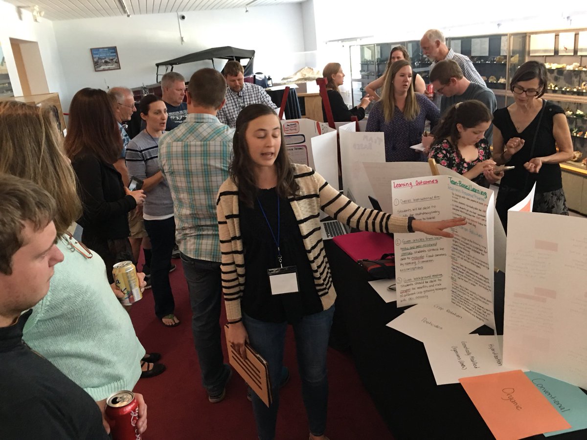 TryLamp's tweet photo. Participants presenting their work #SI2Leadville2018 https://t.co/RFWRJKazWR