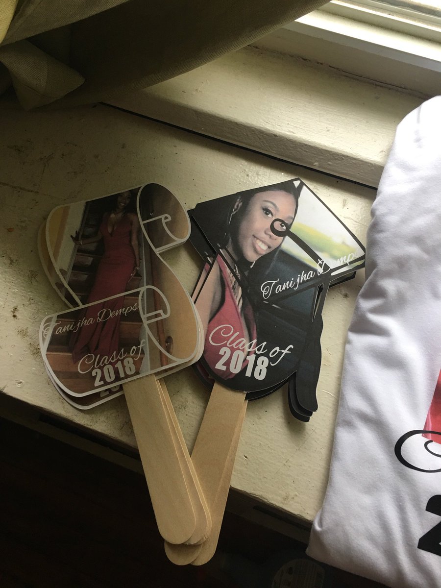 LiMaeEssentials's tweet image. It’s graduation season and we’ve made sure our families can show how proud they are of our graduates with the custom #GraduationFans!