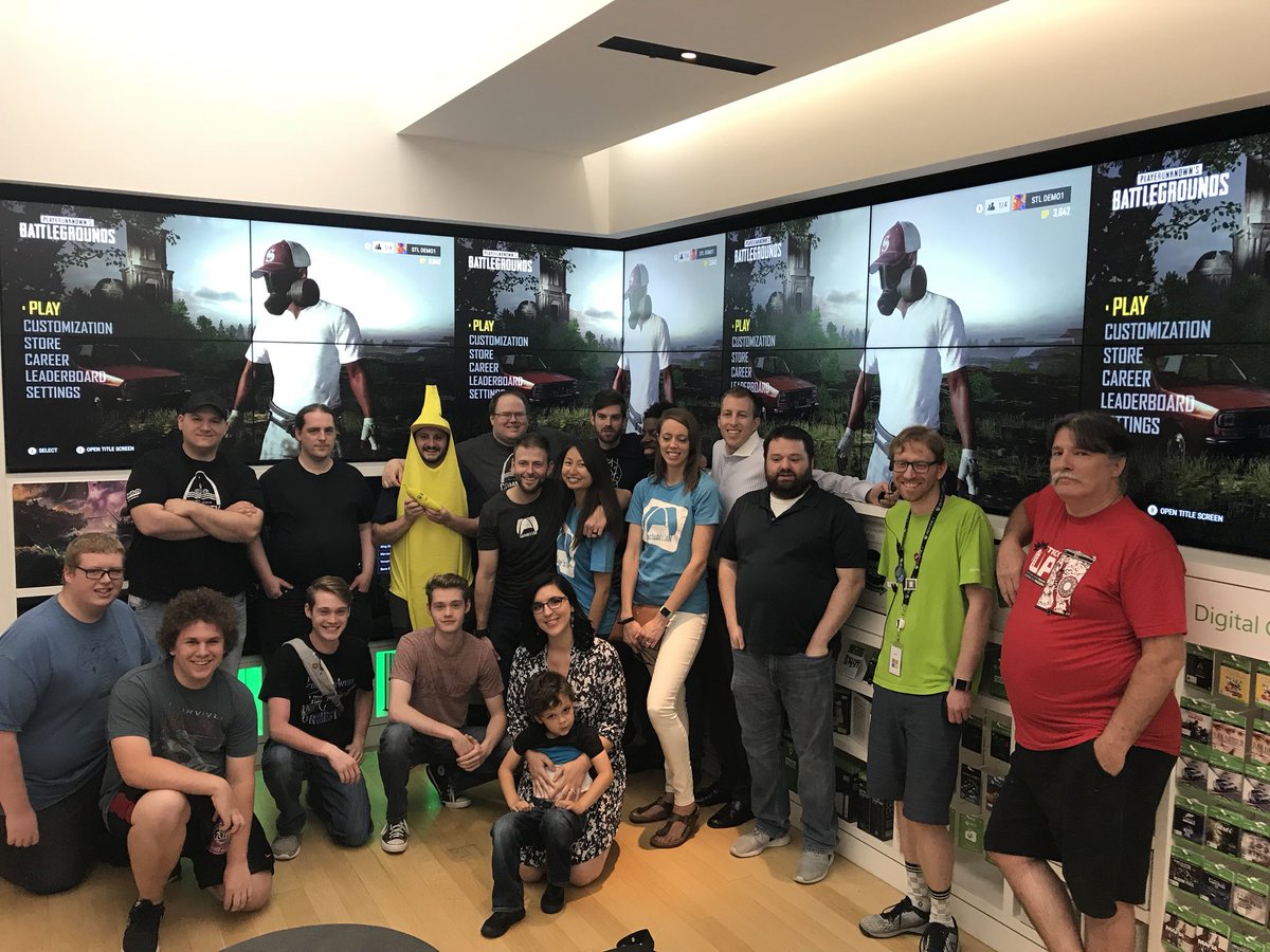 _SilverHawk's tweet image. fun at the @Microsoft store with @TwitchStLouis and @LacledesLAN was a blast... but shees I put some weight on these last 4 months.... :(  @StackUpDotOrg