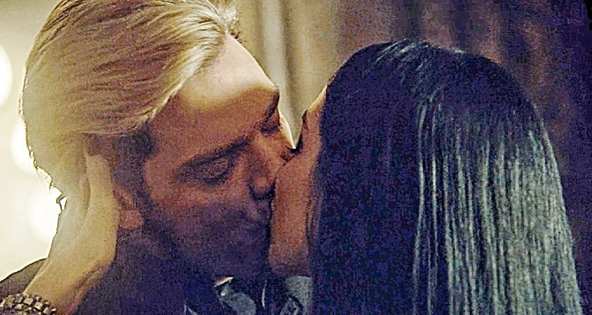 heroxdale's tweet photo. "Oh, now I know how Alberto felt. Oh God, now I already know. I mean I know it's terrible but Gosh." Kat's reaction to Lilith and The Owl kiss is everything.
#SaveShadowhunters
#SaveTheShadowWorld https://t.co/lnPg8KnQ9A