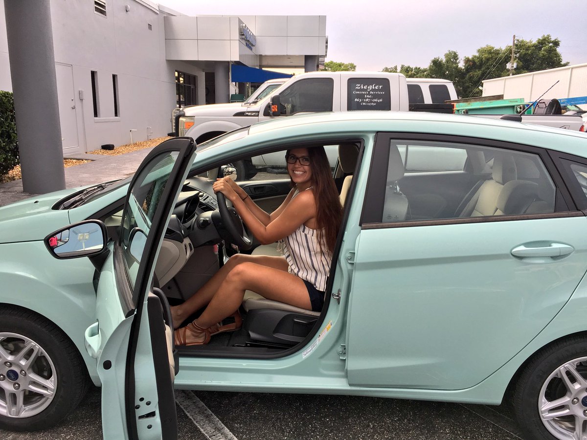 Got my first car today!!! 2018 Ford Fiesta 💗💗💗
