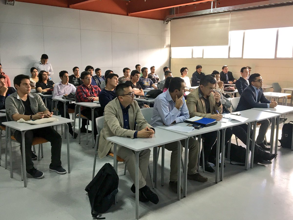 utplinvestiga's tweet photo. Gracias a la comunidad universitaria @utpl, emprendedores, estudiantes, autoridades y sociedad que se dio cita a #InvestigaUTPL #InnovaUTPL https://t.co/o3S4TU9P7V