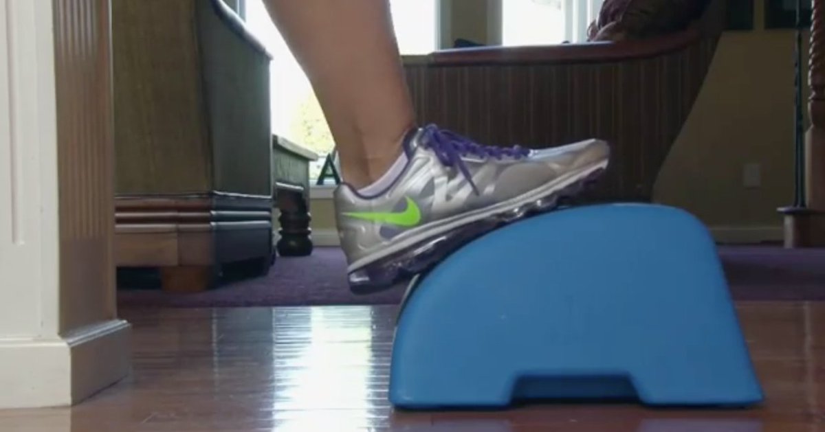 TheOneStretch's tweet photo. Why the One Stretch? You'll get an isolated stretch right where you need it...the upper calf.
#SaveYourFeet #OneStretch https://t.co/aV2GPyuYEq