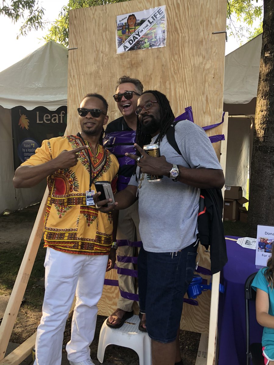 ThisNThatNC9's tweet photo. Hanging by a thread for the @EpilepsySETN at @rbfestival ! @newschannelnine @Sunny923 @Hits96Radio https://t.co/szNlhea7h0
