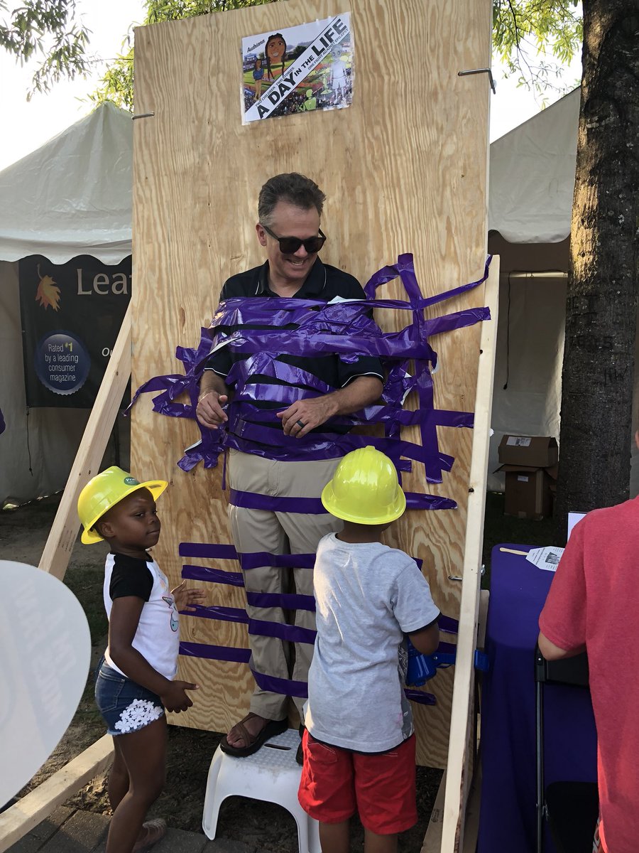 ThisNThatNC9's tweet photo. Hanging by a thread for the @EpilepsySETN at @rbfestival ! @newschannelnine @Sunny923 @Hits96Radio https://t.co/szNlhea7h0
