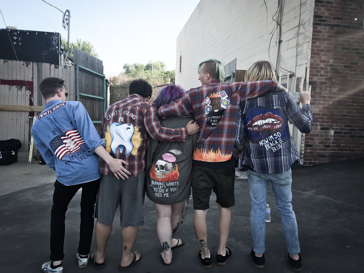 Thank you <a href="/c0bwebs_/">cobwebs</a> for these custom flannels! Siiiick as hell 🤙