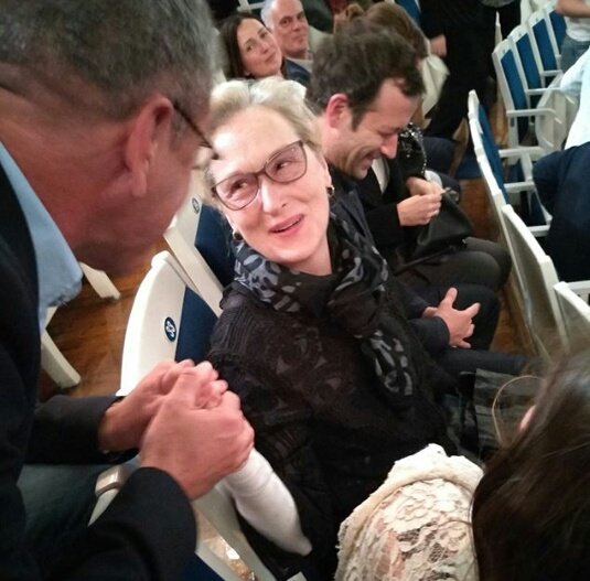 cmerylstreep's tweet photo. NOVO || Meryl com seus filhos Henry gummer e Louisa chiclete no concerto da Orquestra Sinfônica acadêmica Ural em Moscou #merylstreep #henrygummer #louisagummer #moscow 6/7/18 https://t.co/dmxROvYumW