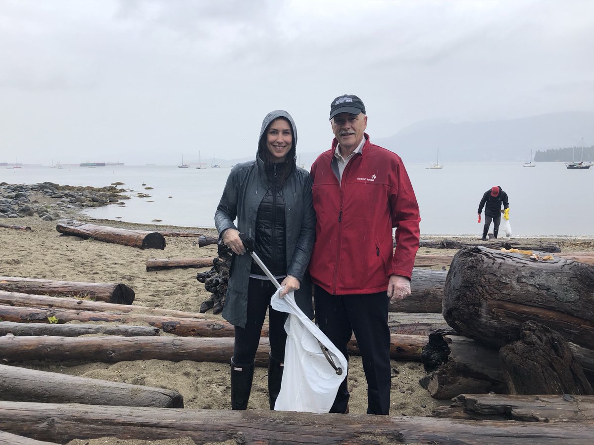 OceanWise's tweet photo. Great to be out on #WorldOceansDay cleaning up Kits Beach with our friends and partners @SKOOKUMFestival @drinkoceanblu  @cleanshorelines @OceanWiseLife https://t.co/wDtVr4p9di