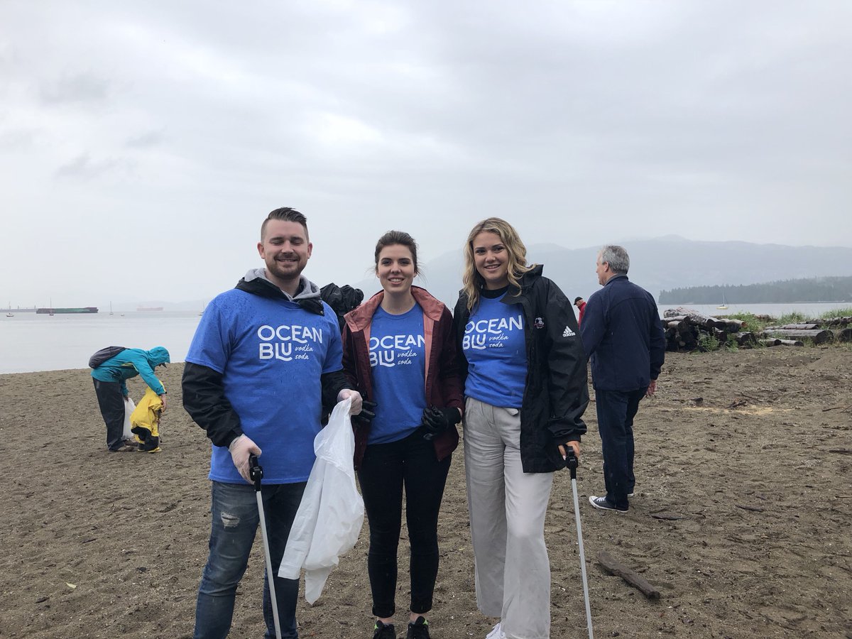 OceanWise's tweet photo. Great to be out on #WorldOceansDay cleaning up Kits Beach with our friends and partners @SKOOKUMFestival @drinkoceanblu  @cleanshorelines @OceanWiseLife https://t.co/wDtVr4p9di