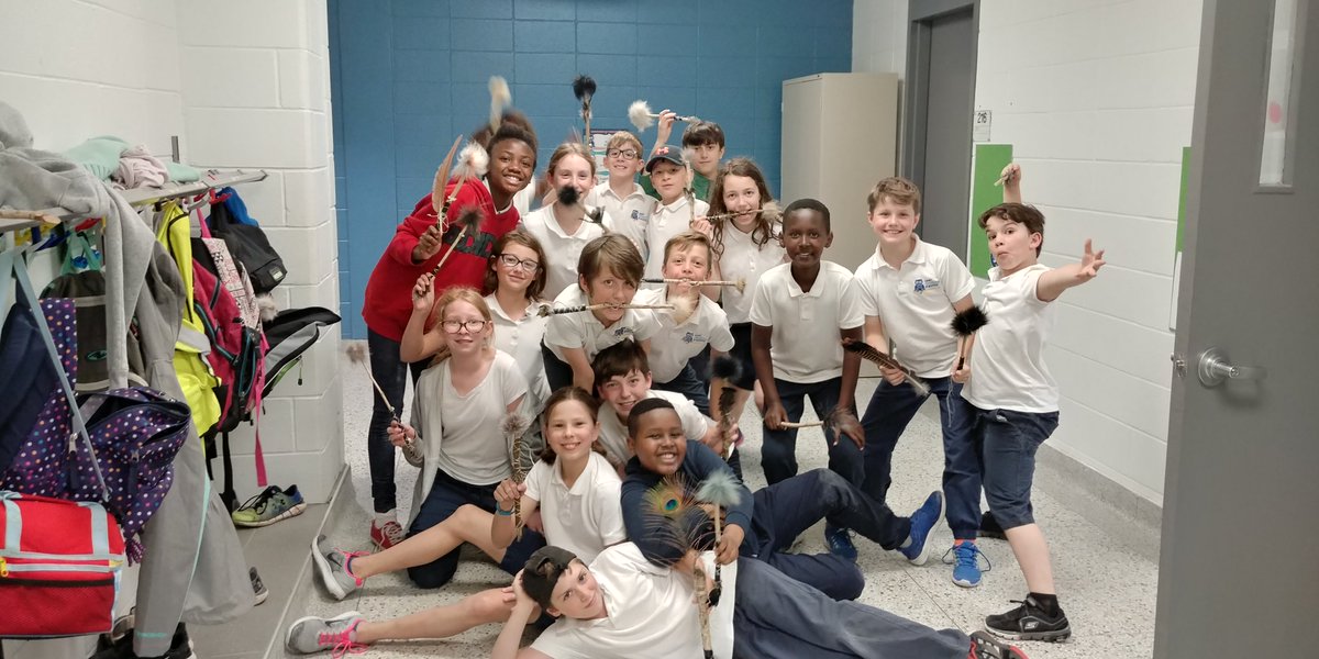 <a href="/sfacecce/">Ėcole SFA</a>  Célébration du Mois de l'histoire autochtone à SFA. Les élèves ont confectionné des bâtons de parole <a href="/ecolecatholique/">CECCE</a>